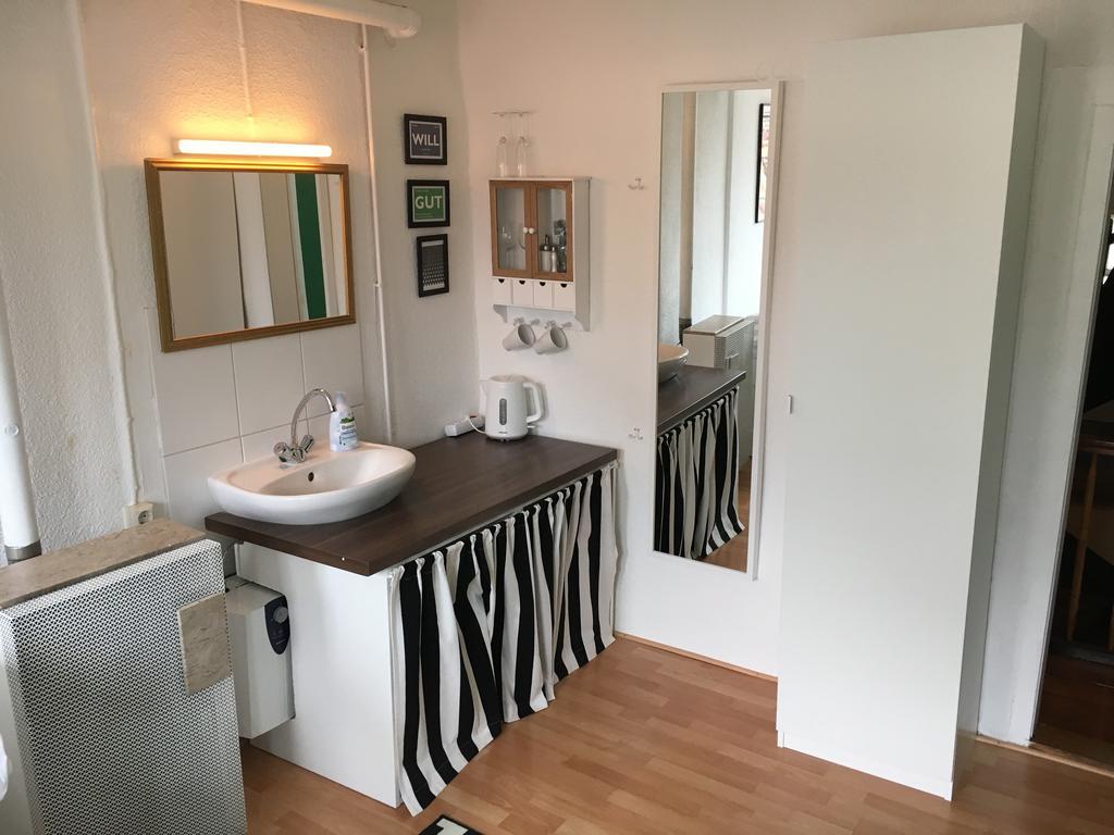 Privatzimmer In Bester Altstadtlage Τούμπινγκεν Δωμάτιο φωτογραφία