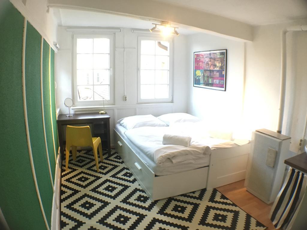 Privatzimmer In Bester Altstadtlage Τούμπινγκεν Δωμάτιο φωτογραφία